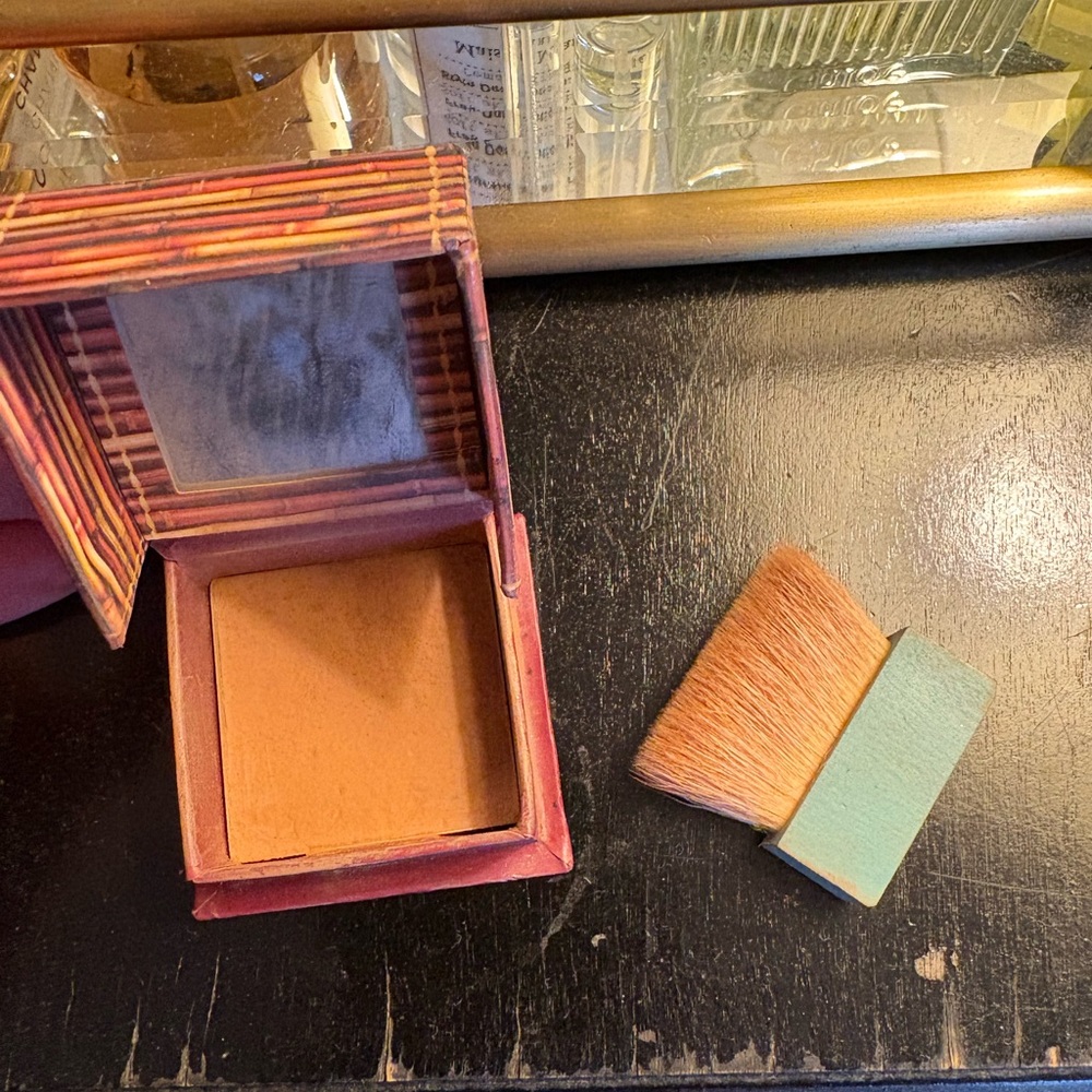 Makeup Bundle - Picture 2 of 12